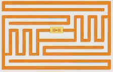 Ein RFID-Inlay mit spiralförmiger Antennenstruktur und einem winzigen Chip in der Mitte