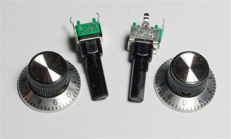 Potentiometer-Drehknöpfe mit nummerierten Skalen