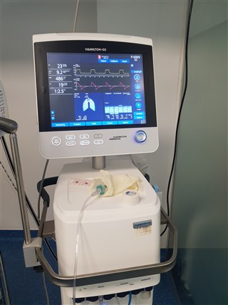 Medizinisches Beatmungsgerät, eine Anwendung für Gasmassenstrom mit niedrigem Druckabfall