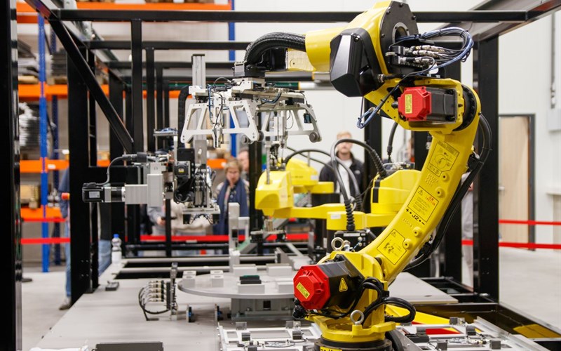 Robotik und Bewegungs-KI mit Antrieb und Rückmeldung ausstatten