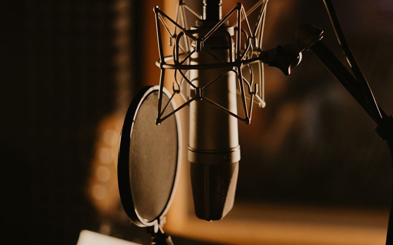 Ein sauberes Audio-Front-End für Sprach-KI bauen